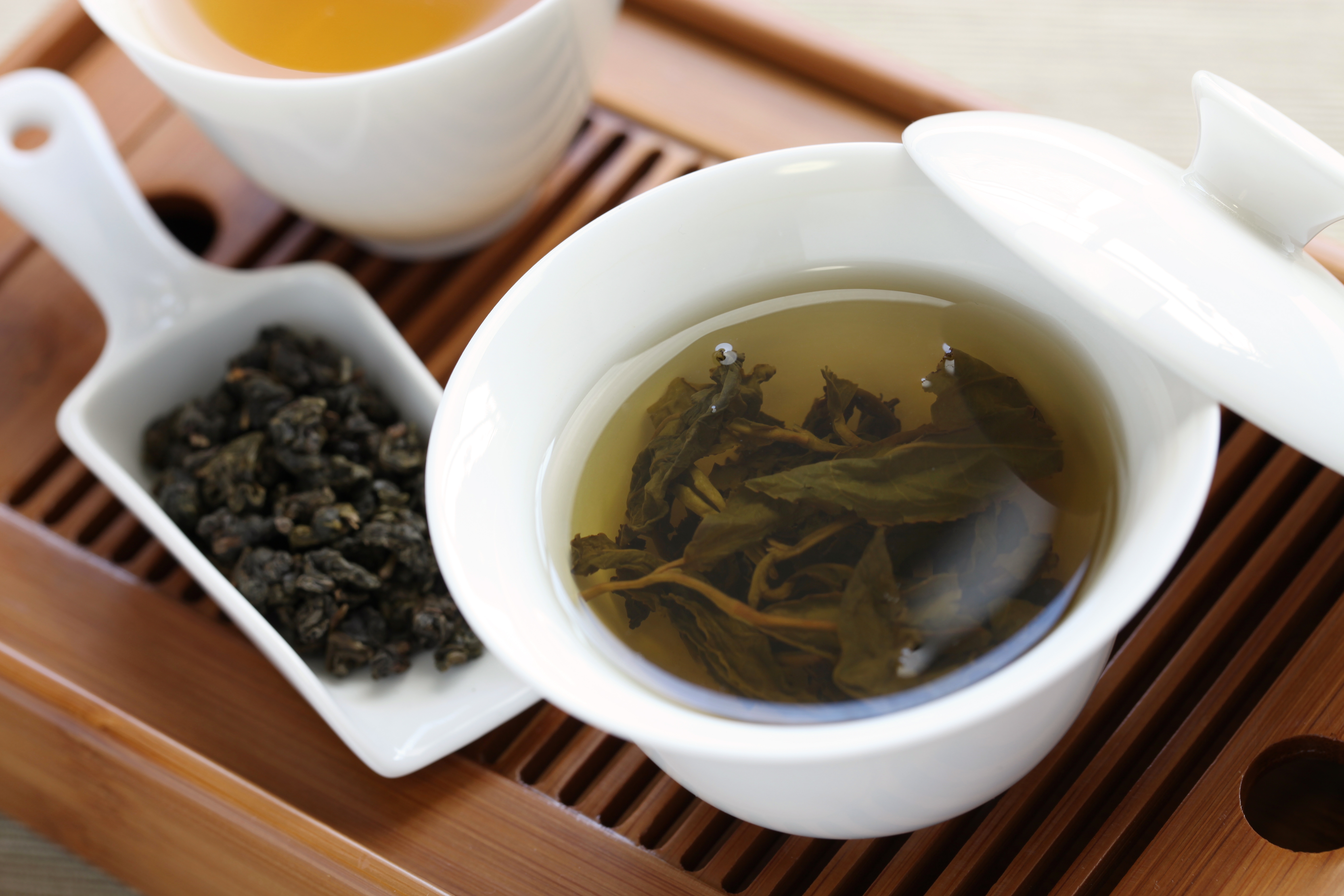 Заварка фото. Зеленый чай заварка. Зеленый чай оолонг. Чай улун заварка. Чай молочный улун это зеленый чай.