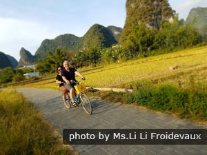 Faites du vélo autour de la campagne de Yangshuo