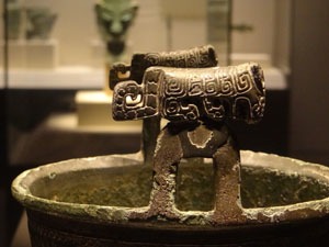 Shang Dynasty bronze artwork